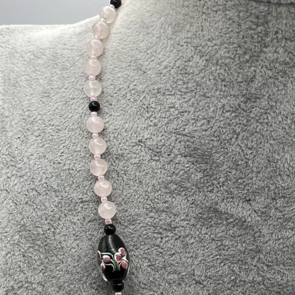 Beautiful Carved Rose Quartz Beaded Necklace With Art Glass Flower Beads - Picture 5 of 7